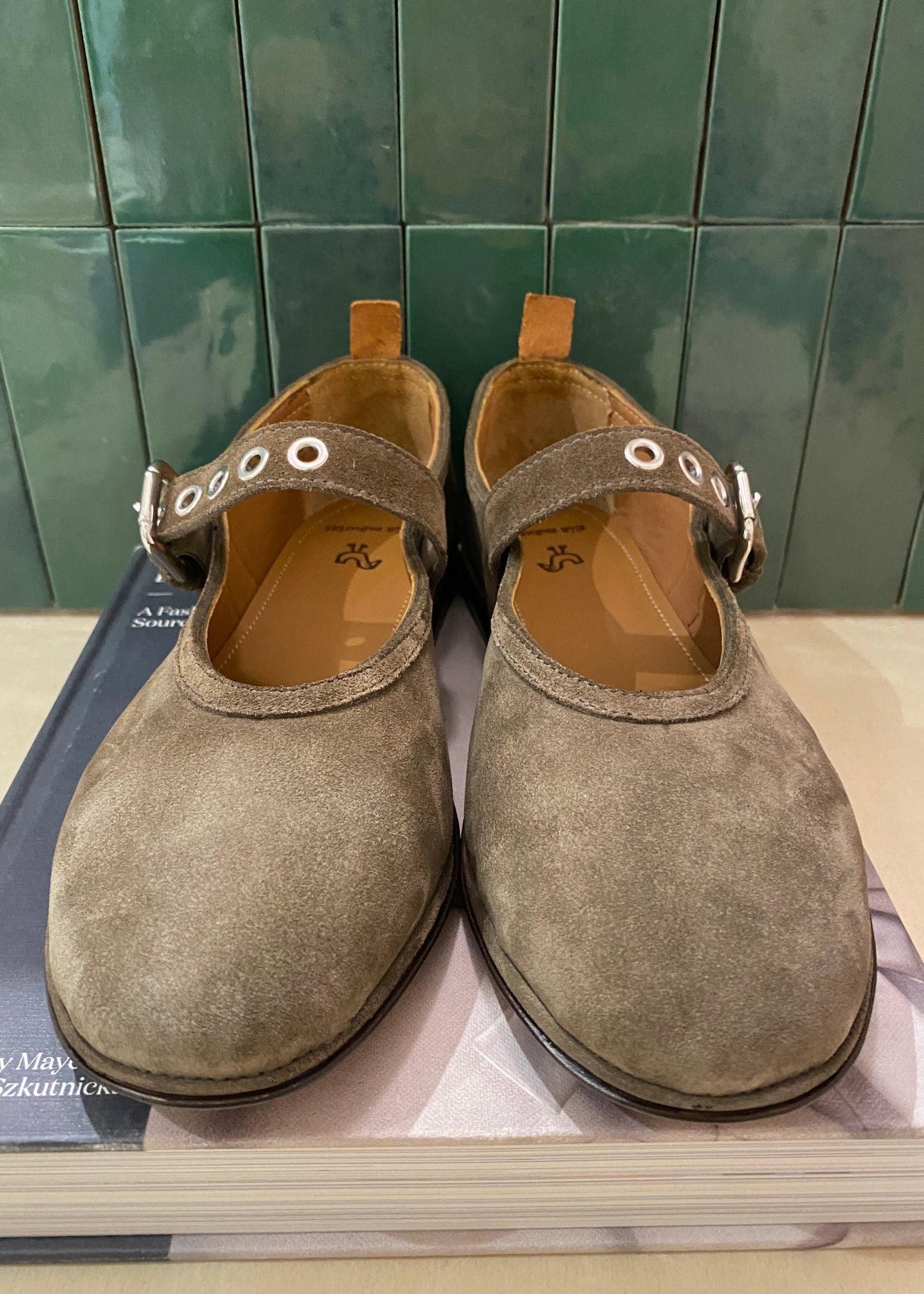 Ballerines en daim à boucle