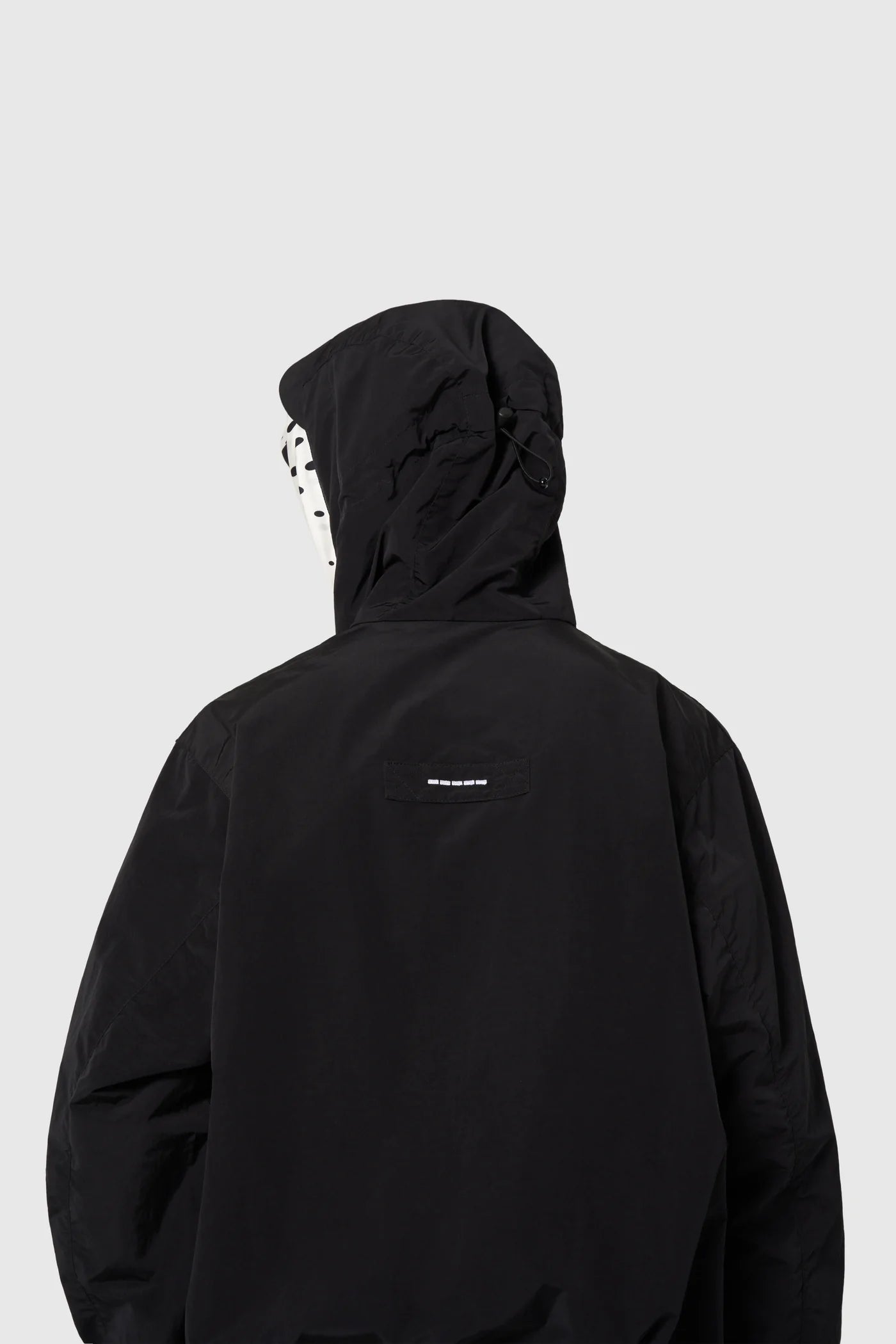 Tracks Windbreaker - Black