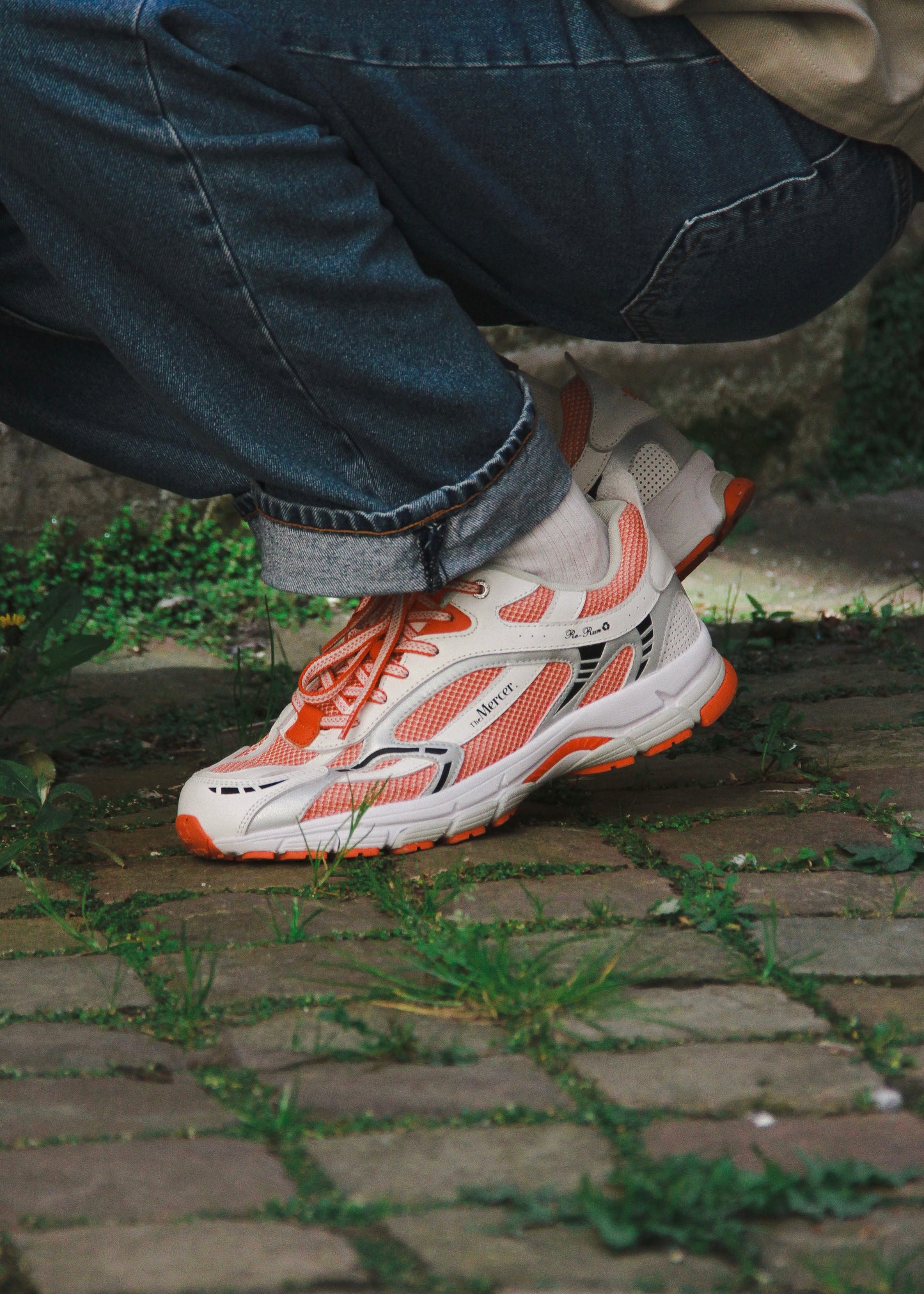 Re-Run White Silver white/red