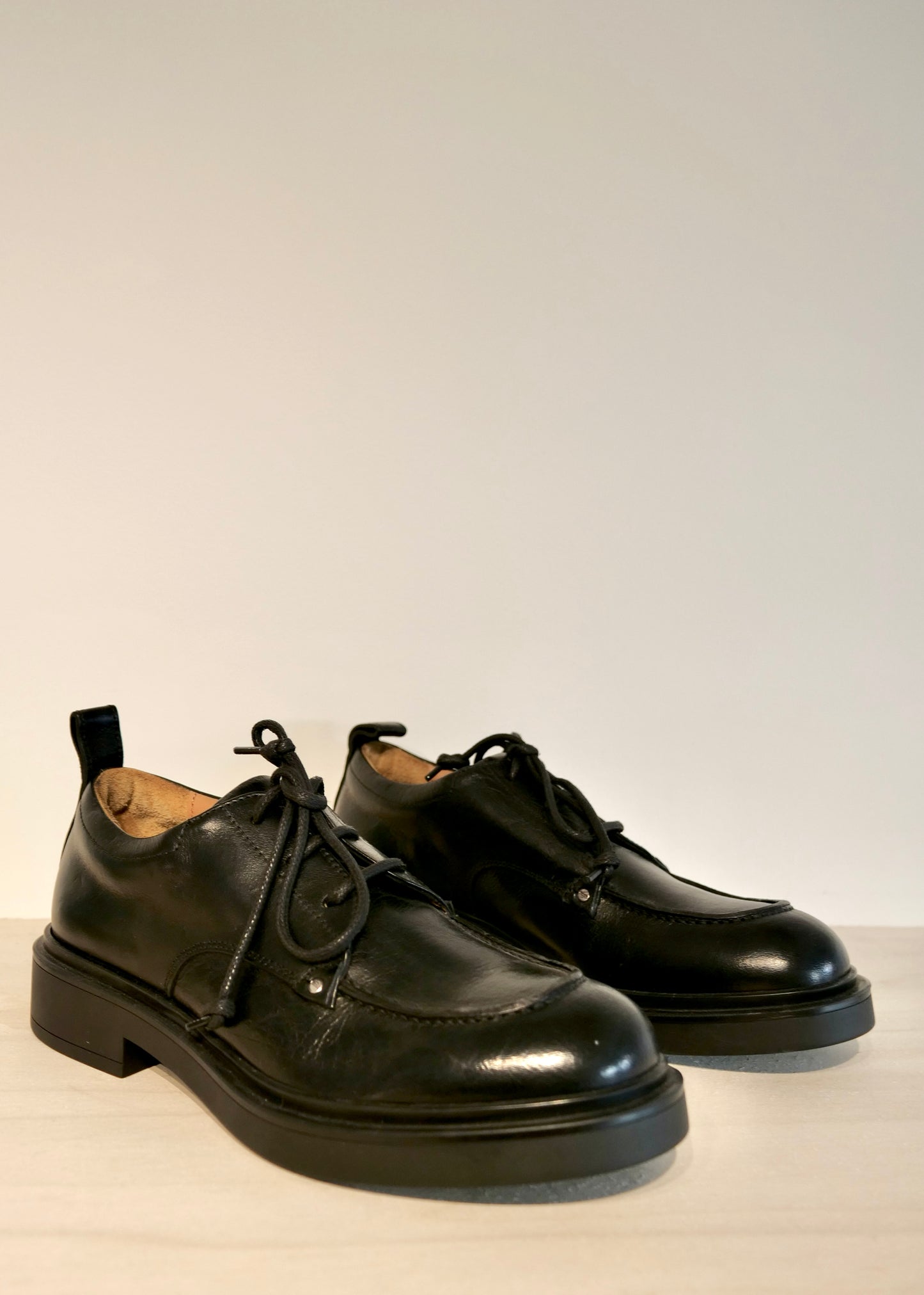 Soulier noir à lacet