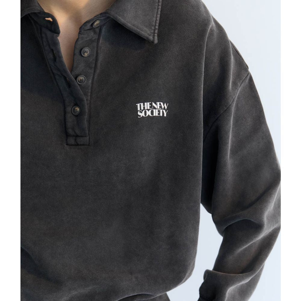 Valeria Polo whashed Grey