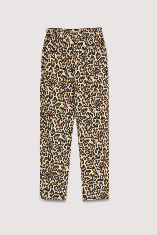 Nelia Pant